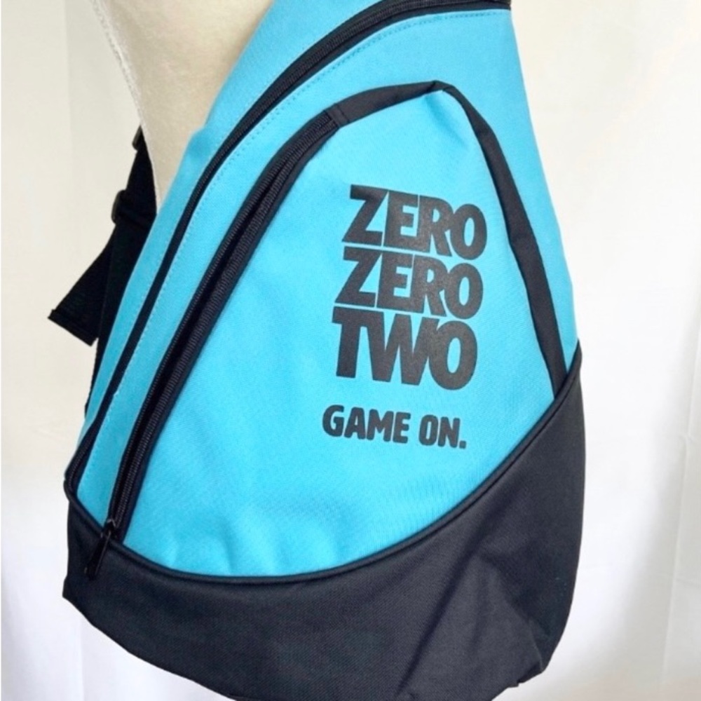 NEW Pickleball Adjustable length sling backpack Blue and Black Fits 2 Pa…